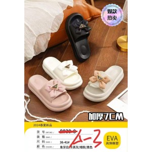 Шльопанці жіночі 