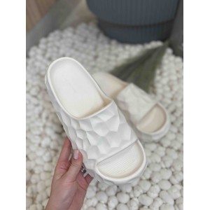 Шльопанці жіночі 