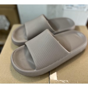 Шльопанці жіночі 