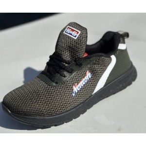 Кросівки жіночі