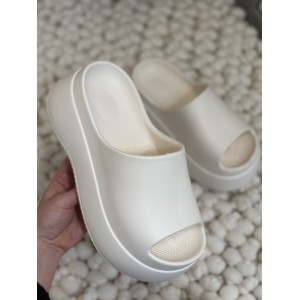 Шльопанці жіночі 