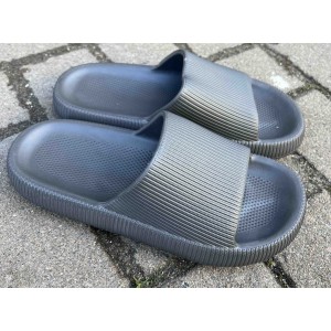 Шльопанці жіночі 