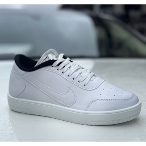 Кросівки жіночі 