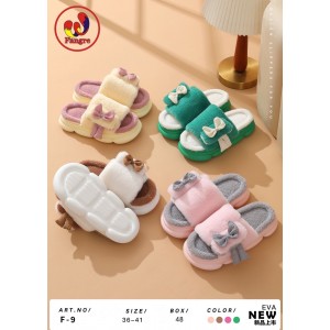 Домашні жіночі тапочки 