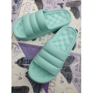 Шльопанці жіночі 