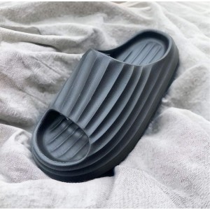 Шльопанці жіночі  